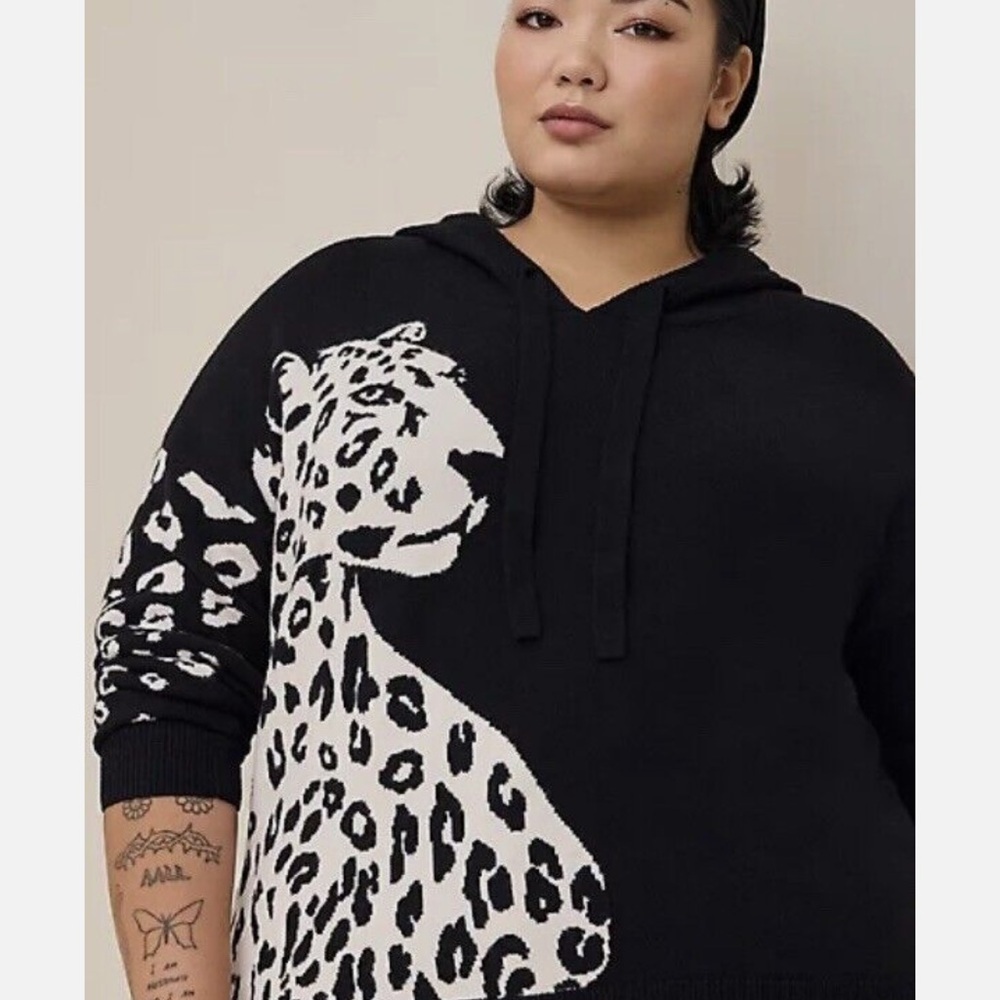 Torrid black hooded sweater with leopard